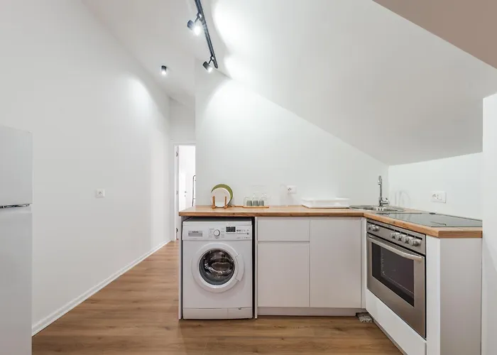 アパート 8th Floor Apartments, *