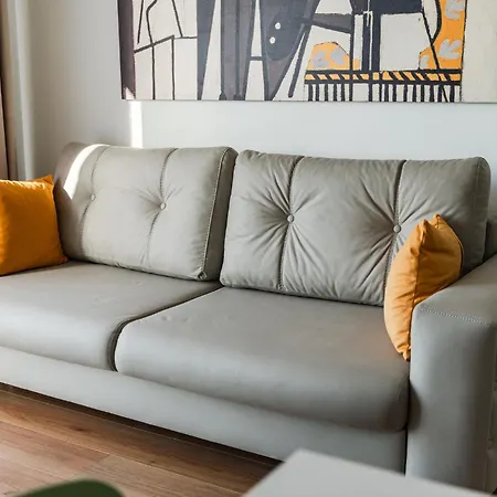 8th Floor Apartments, Διαμέρισμα Golem (Tirana)