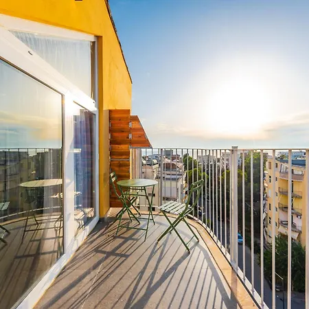 Appartement 8th Floor Apartments, *
